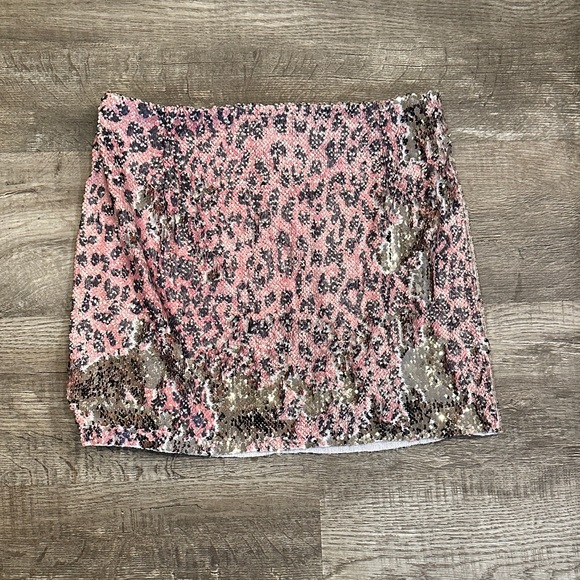 Free People Dresses & Skirts - Free People Sequin Leopard Print Mini Skirt Size‎ 8